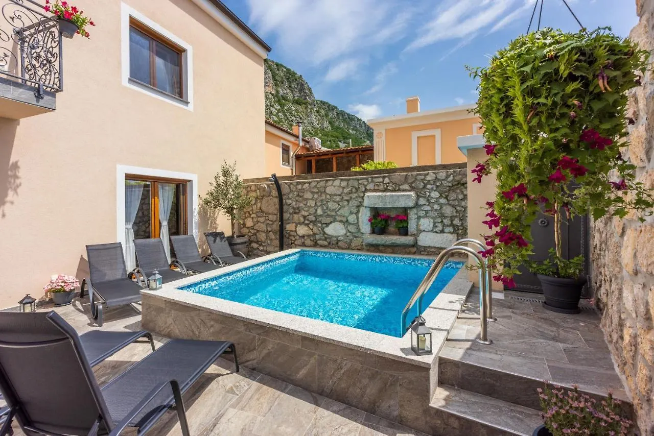 Villa Banely Grizane-Belgrad 0*,  Croatia