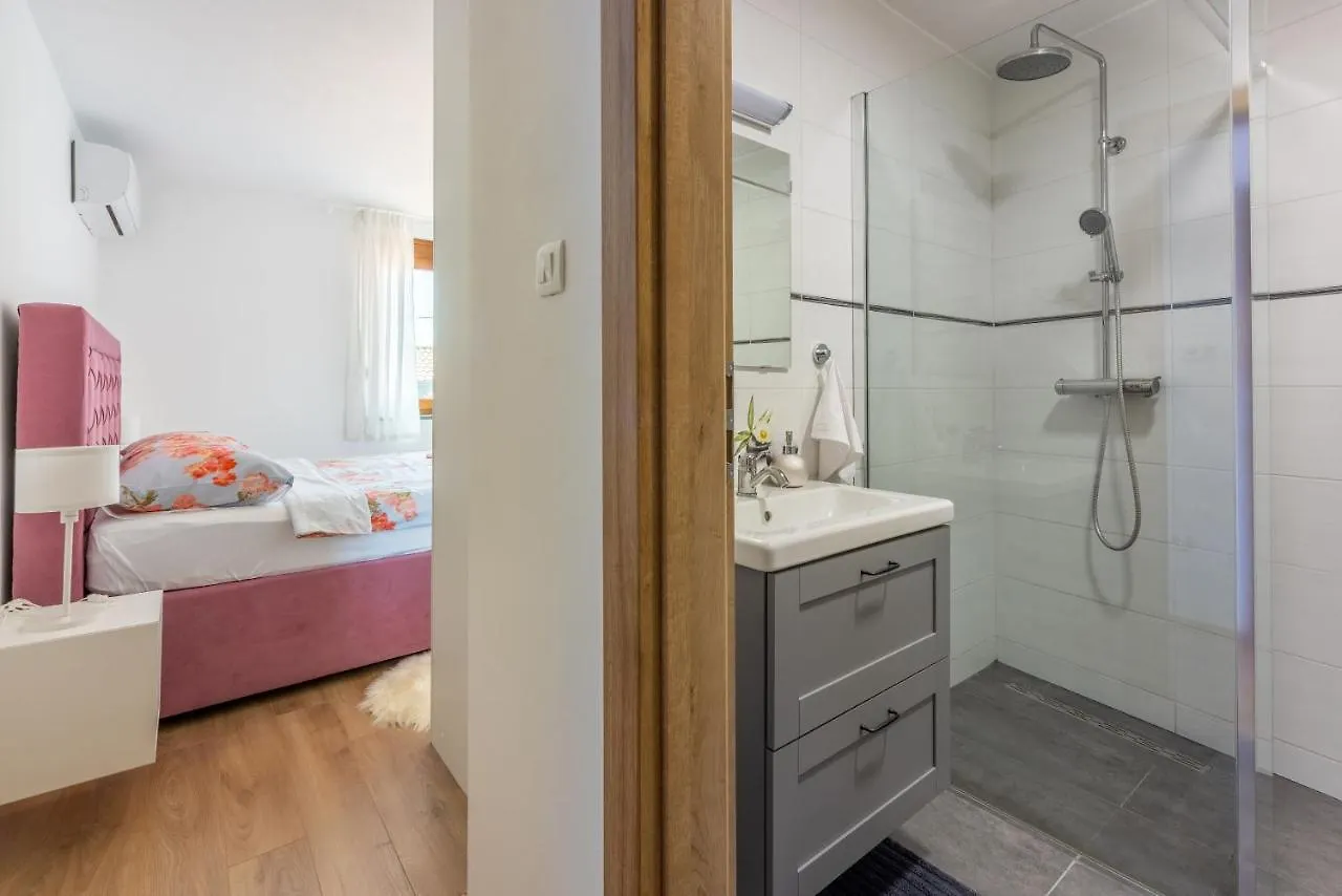 Villa Banely Grizane-Belgrad Croatia